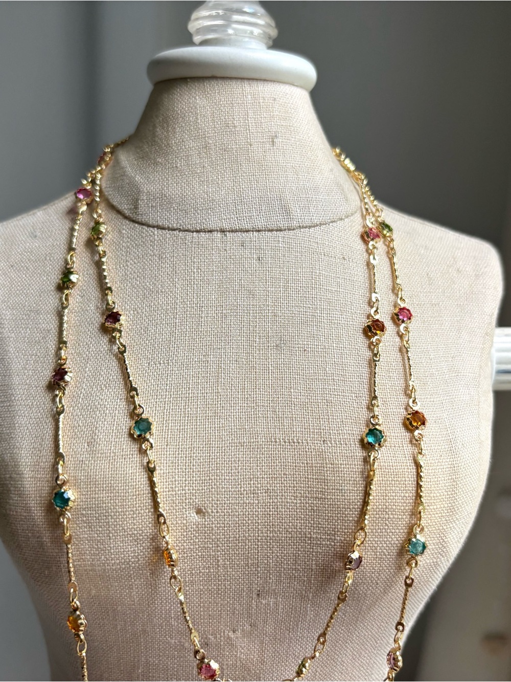 NWOT 18K Plated Gold Multicolor Rhinestone Link Chain Long Necklace - Picture 4 of 10